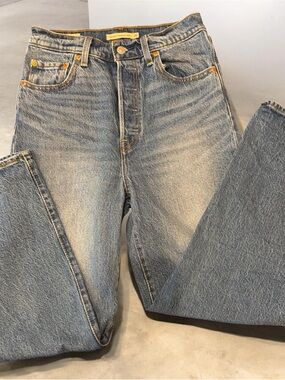 Classic women Light Blue Straight-Leg Jeans rib cage Levi’s